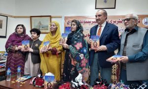 اپووا کے پی چیپٹر کی صدر محترمہ فائزہ شہزاد کی طنز و مزاح پر مبنی کتاب ” میں بولوں کے نہ بولوں ” کی تقریب رونمائی